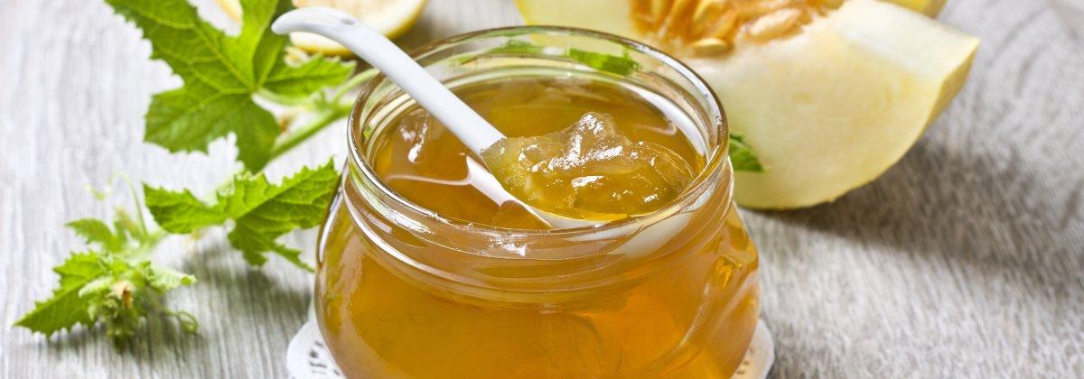 Sie sehen das Titelbild zum Beitrag mit dem Thema: Honigmelonen-Marmelade – ein fruchtiger Genuss für jede Jahreszeit