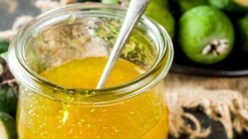 Sie sehen das Titelbild zum Beitrag mit dem Thema: Hausgemachte Feijoa-Marmelade